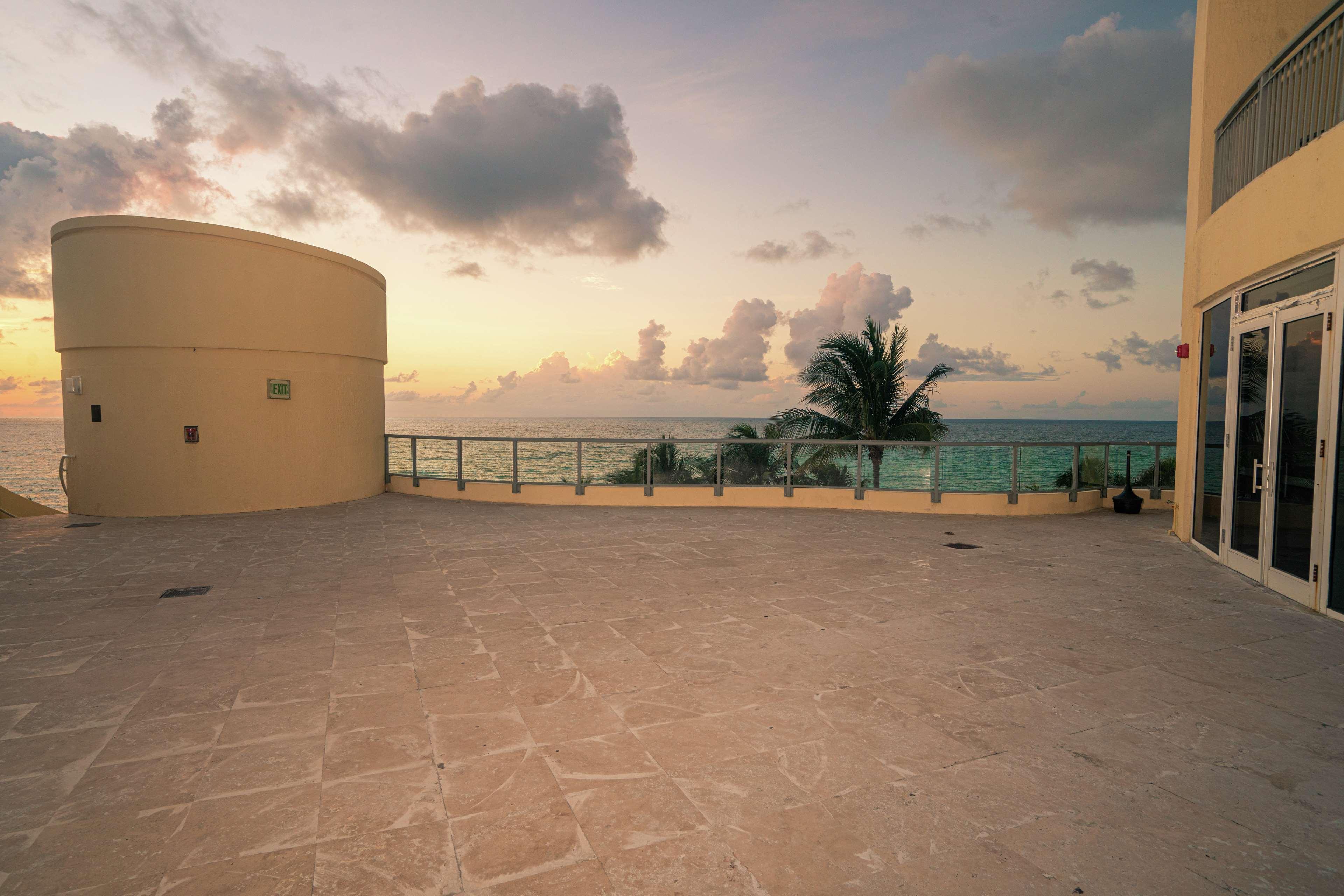 סאני איילס ביץ' Doubletree By Hilton Ocean Point Resort - North Miami Beach מראה חיצוני תמונה