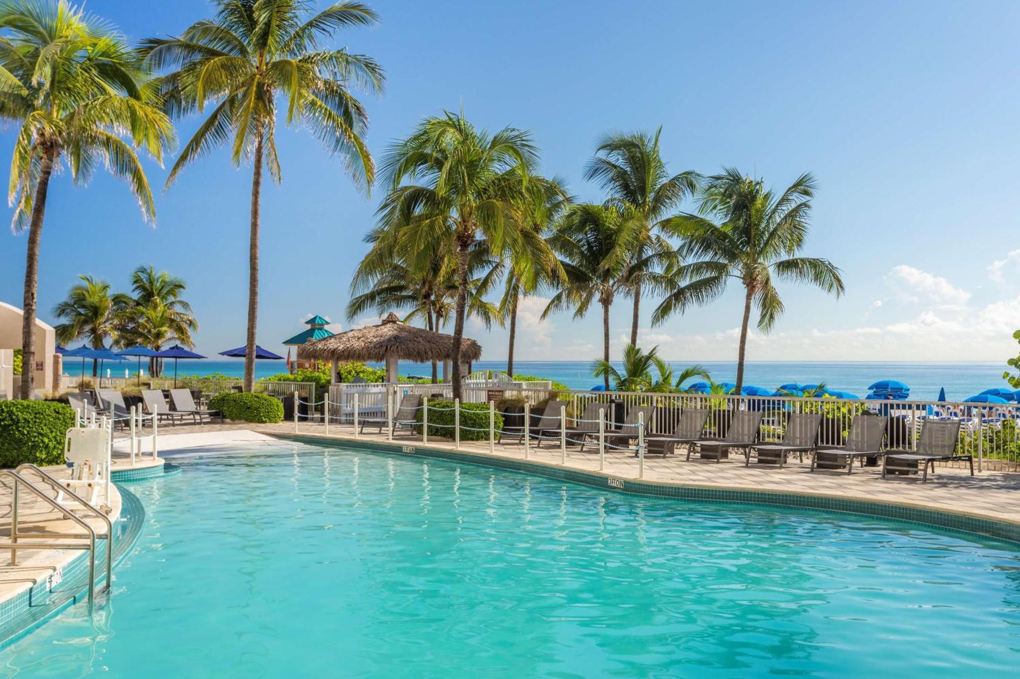 סאני איילס ביץ' Doubletree By Hilton Ocean Point Resort - North Miami Beach מראה חיצוני תמונה